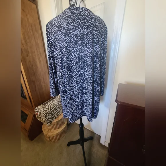 Ladies Blouse - Picture 4 of 5